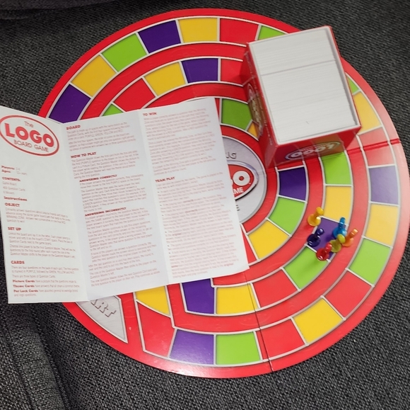 The Logo Board Game. The Board Game about the Brands You Love - Picture 2 of 6